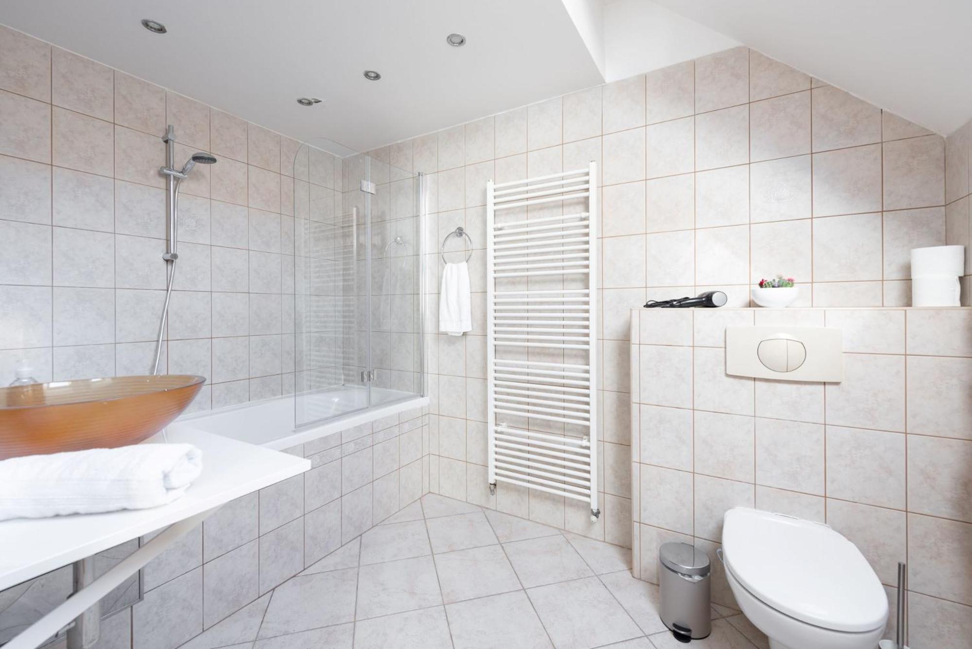 Stylish 2-level Near The National Theatre Apartament