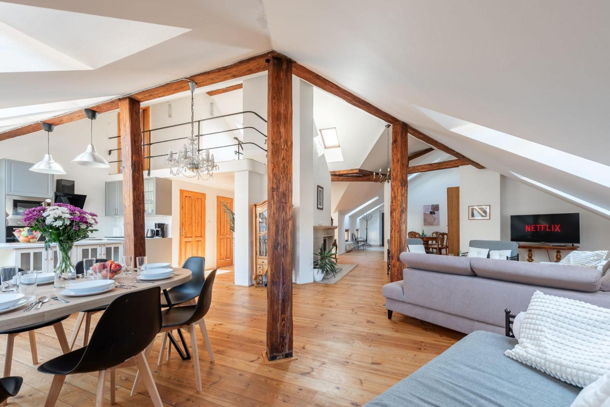 Apartament Stylish 2-level Near The National Theatre Praga