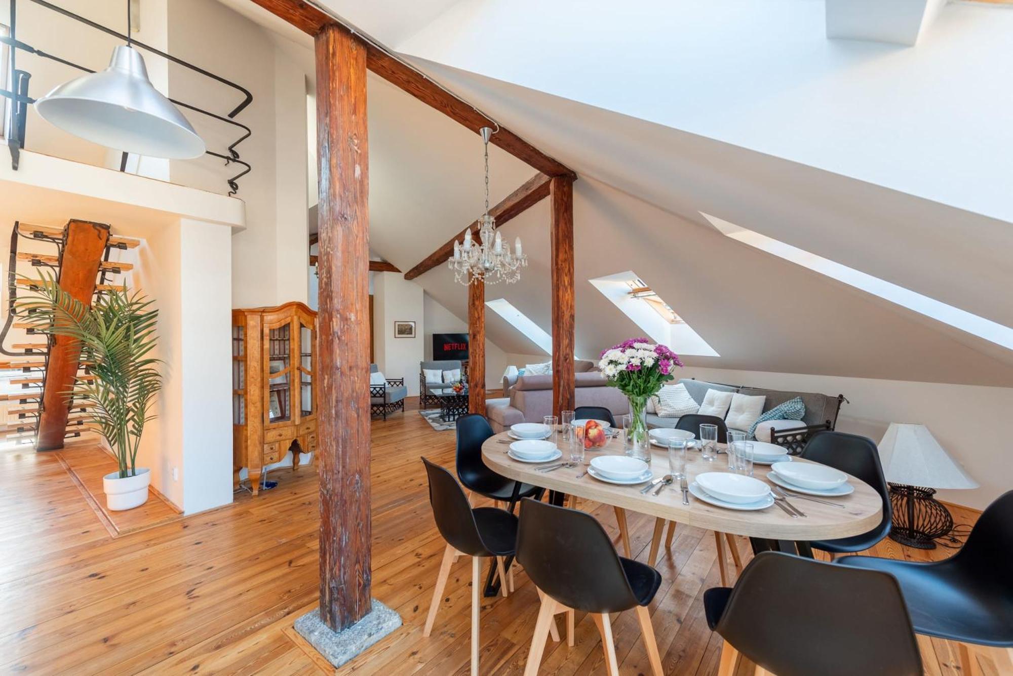 Apartament Stylish 2-level Near The National Theatre Praga